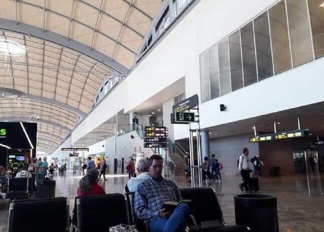 Terminale na lotnisku w Alicante