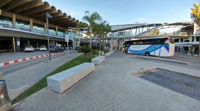 Przystanek autobusowy na lotnisku Walencia