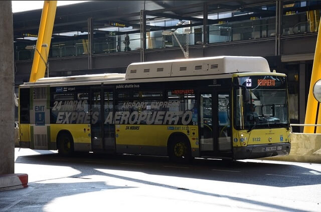 Autobusy na lotnisku w Madrycie