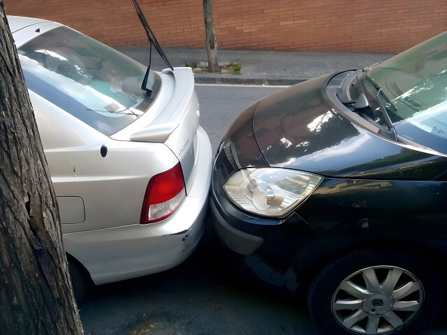 Parkowanie przy poboczu samochody, Hiszpania