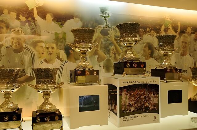 Sala trofeów i muzeum drużyny Real Madryt na stadionie Santiago Bernabéu