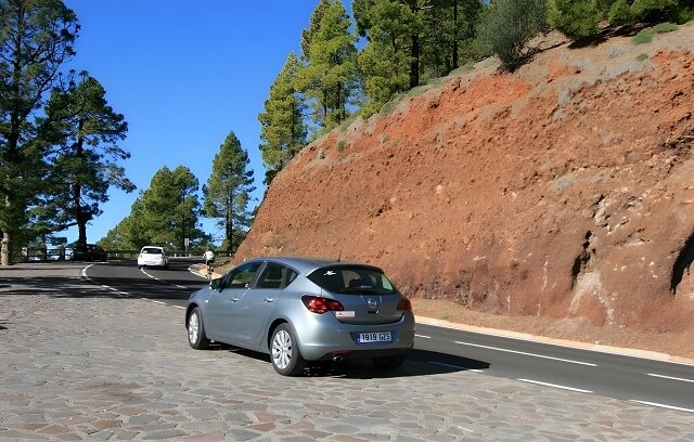 Skały przy drodze na Teneryfie